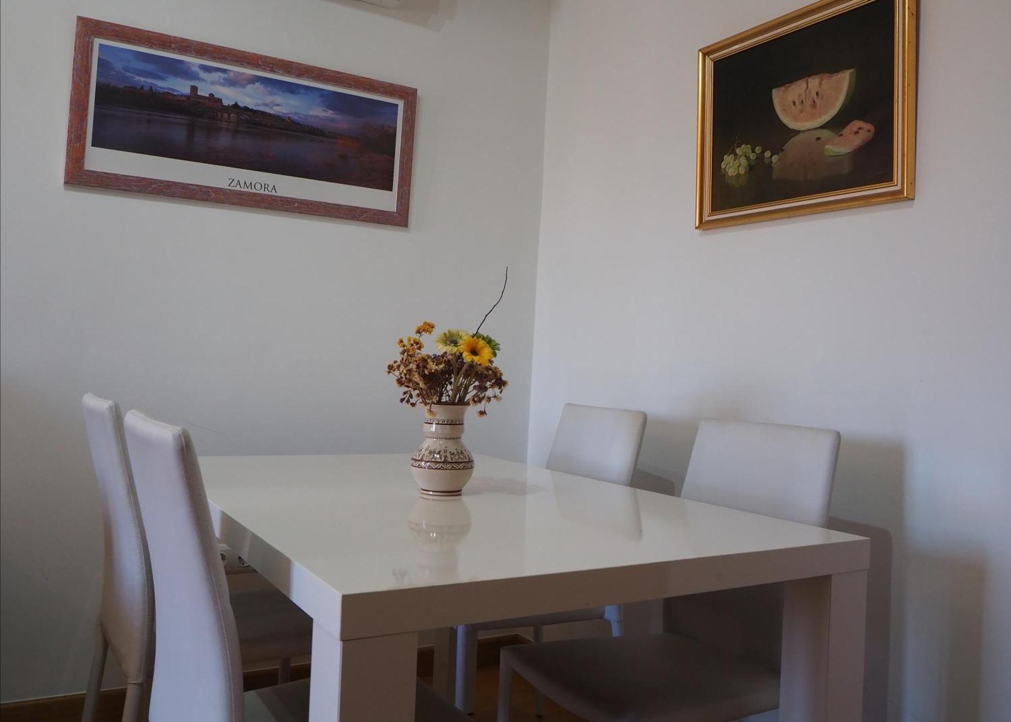 Apartamentos La Muralla 사모라 외부 사진