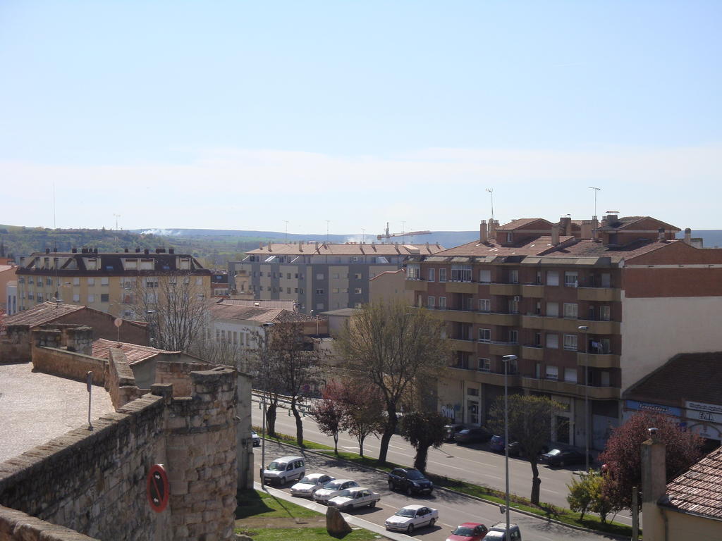 Apartamentos La Muralla 사모라 외부 사진