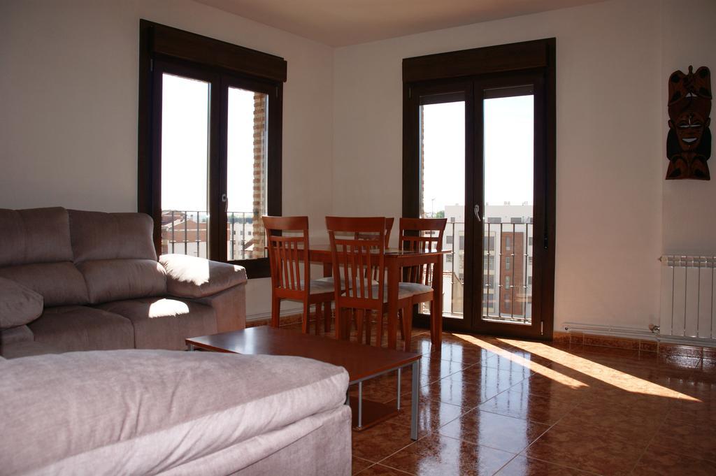 Apartamentos La Muralla 사모라 외부 사진