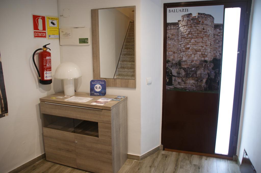 Apartamentos La Muralla 사모라 외부 사진