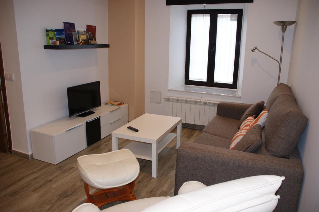 Apartamentos La Muralla 사모라 외부 사진